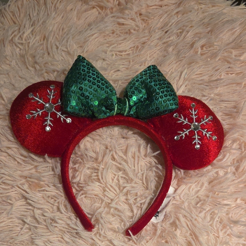 Festive Red and Green Mouse Ears Headband This is a Disney Store Mickey Mouse